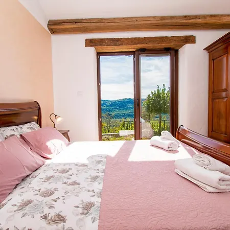 Banic Motovun,istrien - By Istrabook Motovun